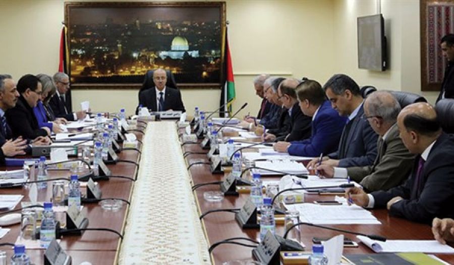 مجلس وزراء السلطة الفلسطينية  يقر بأحقية كيان يهود على معظم أرض فلسطين!