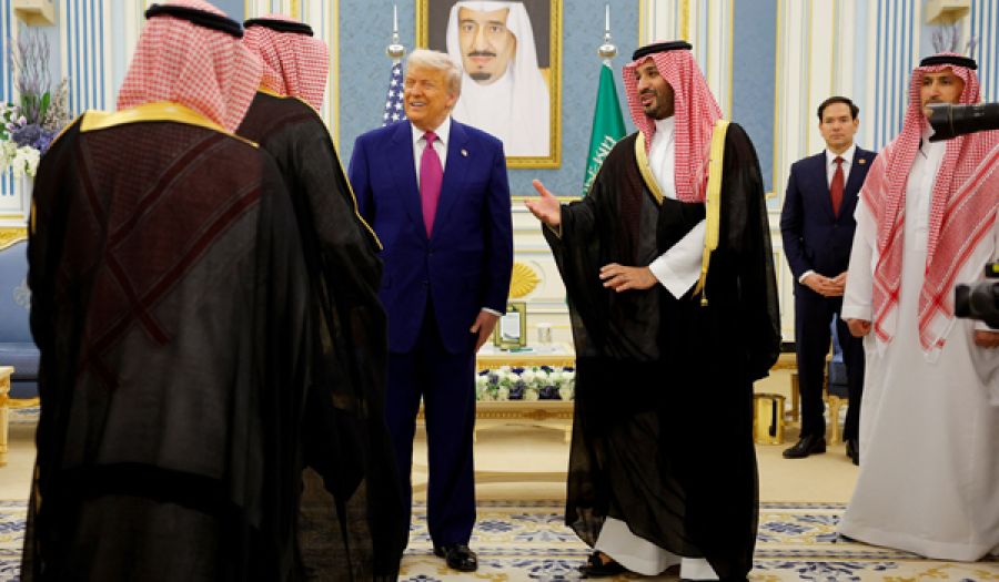 جولة ترامب الخليجية  شاهدة على حقارة حكام المسلمين