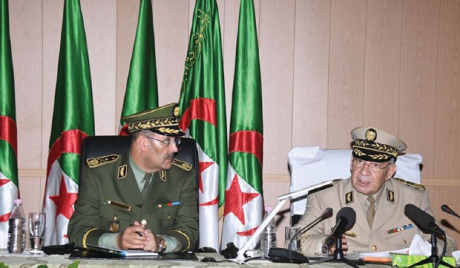 رئاسة أركان الجيش في الجزائر تفرض مجدداً منطقَ"استمرارية" عصبة بوتفليقة الفاسدة
